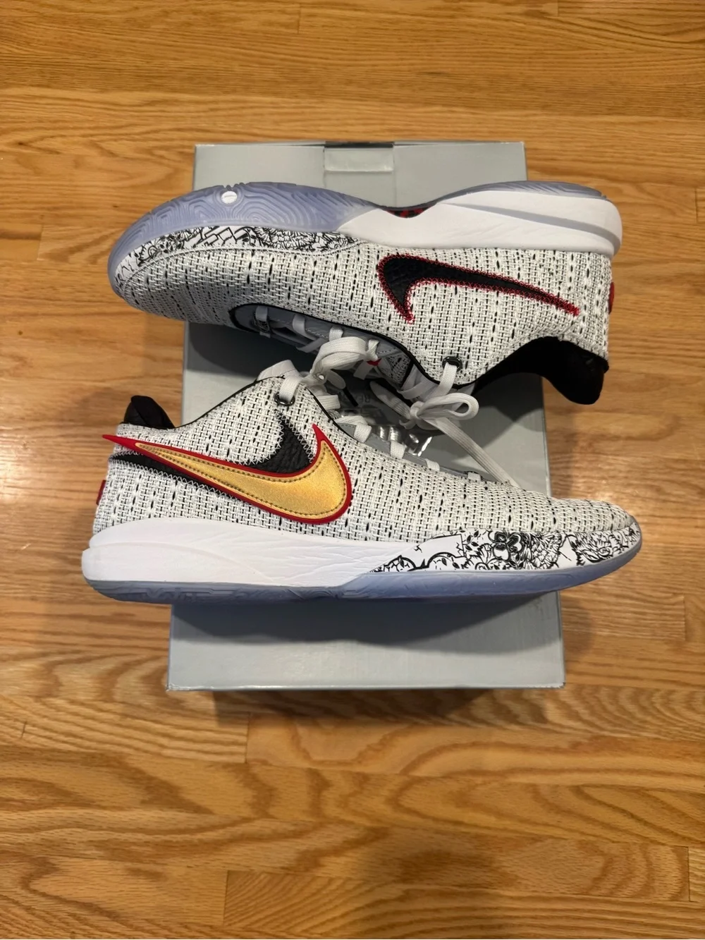 Nike LeBron XX Men’s Size 11